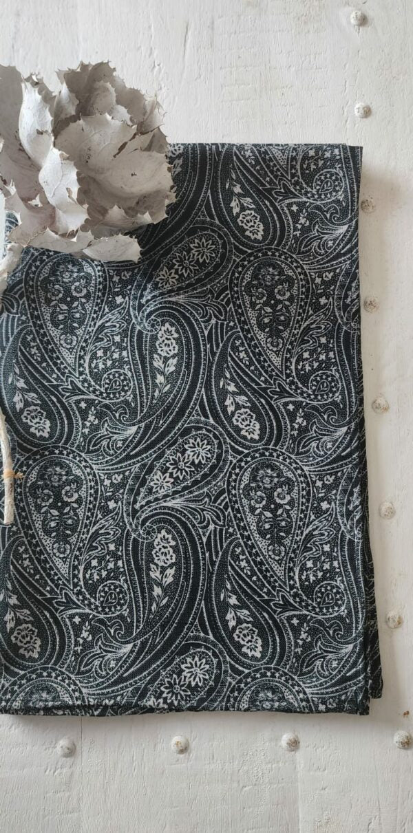 Paisley Black Linen Feel Throw 140*170