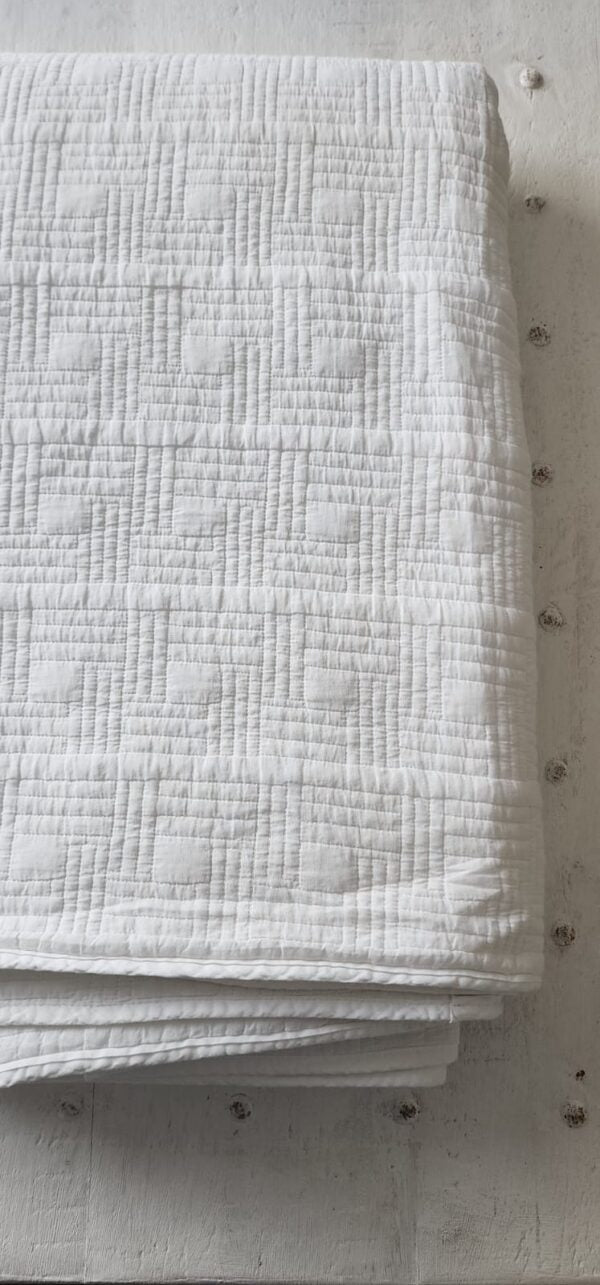 Pure Cotton Quilt White Face & Reverse Fabric 255*280cm