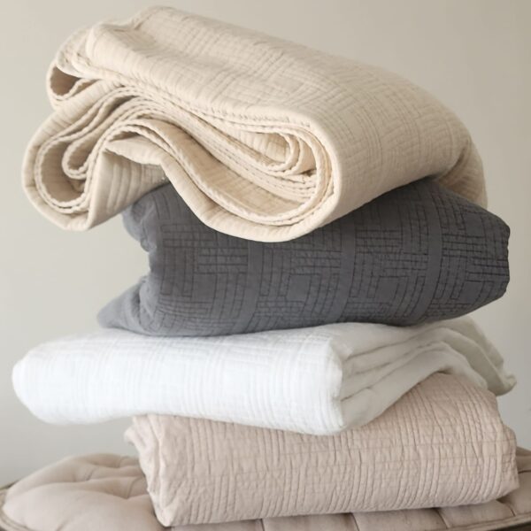 Pure Cotton Quilt White Face & Reverse Fabric 255*280cm