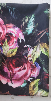 Love Roses – Drip-Dry Tablecloth
